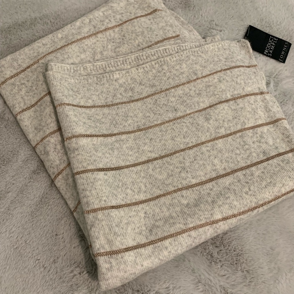 Fownes knit scarf